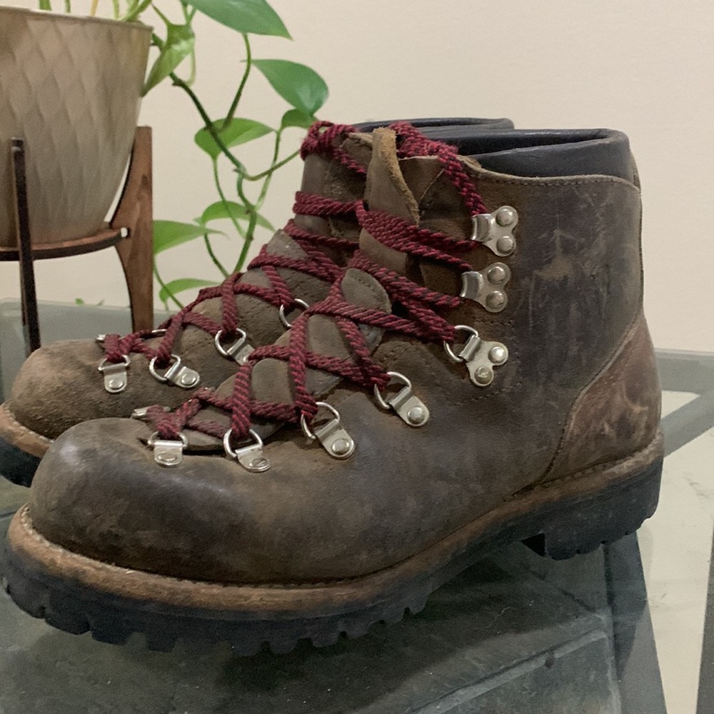 🔥1/2 OFF SUMMER SALE🔥 VINTAGE VASQUE Hiking Mountain Boots